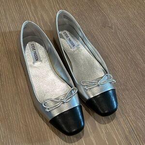 BNWOT Steve Madden leather flats size 6